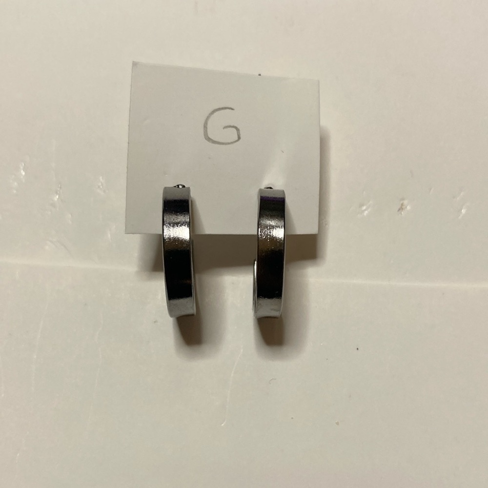 *BOGO FREE* Silver hoop earrings